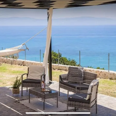 Kaminia Serenity House Hébergement de vacances *